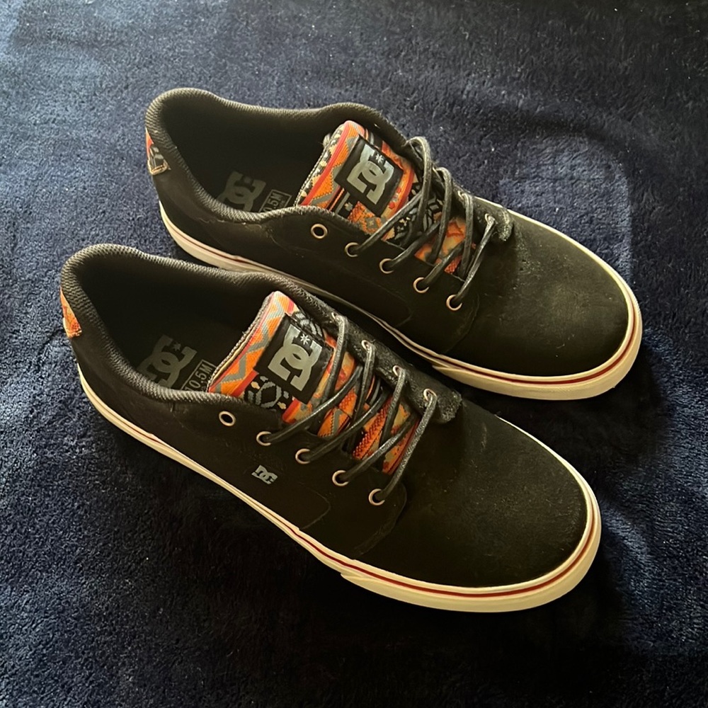 Black/Multicolor DC Anvil SE Skateboarding Shoes (Size 10.5)